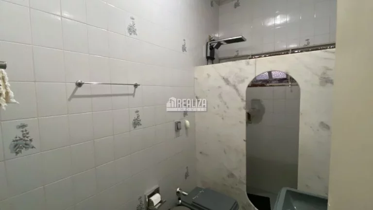 Imagem Casa à venda no bairro Vila Olímpica, Uberaba - 4 dormitórios, suíte e 4 garagens