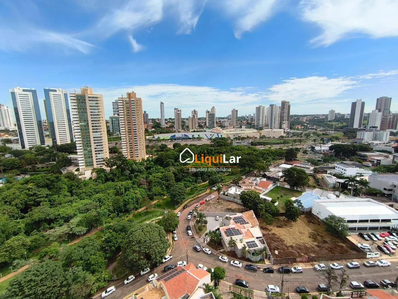 Imagem Apartamento à Venda no Edifício Olavo Bilac com 3 Quartos, Suíte, 2 Sacadas e 2 Vagas Cobertas