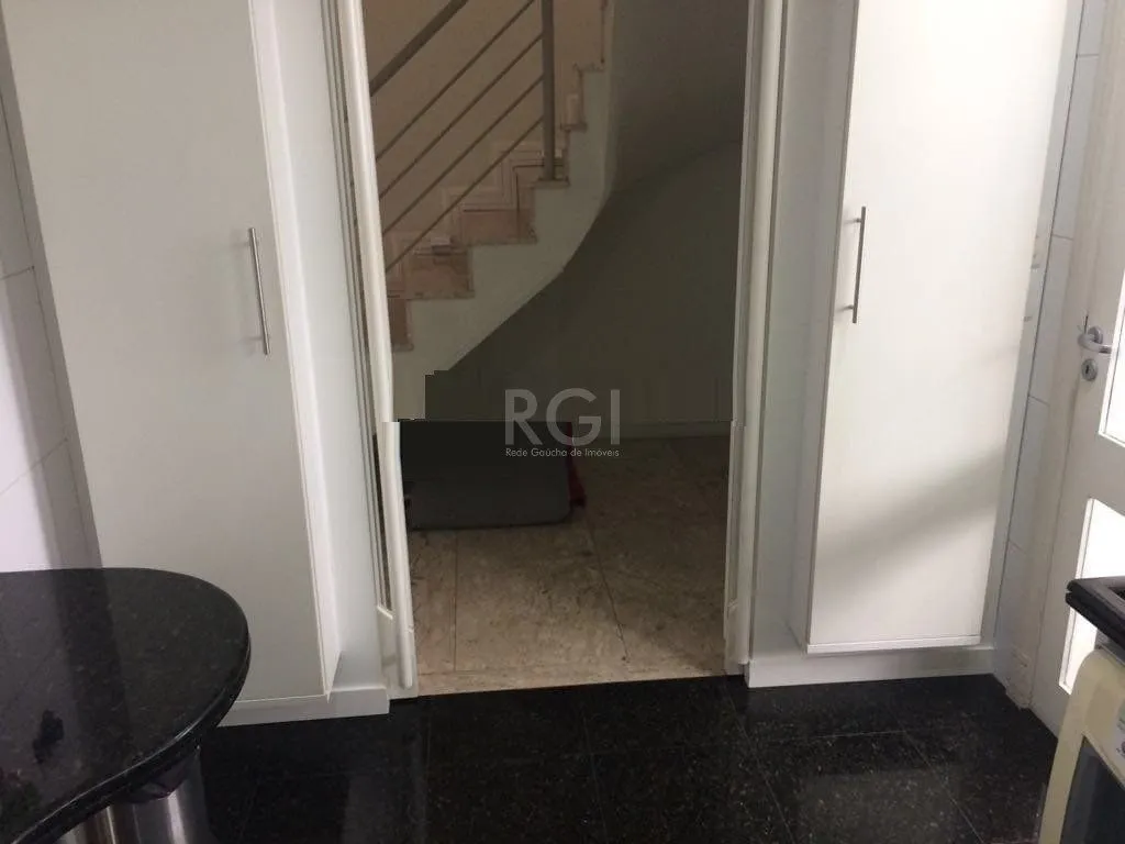 Imagem Cobertura para Venda - 248m², 3 dormitórios, sendo 1 suites, 2 vagas - Mont Serrat