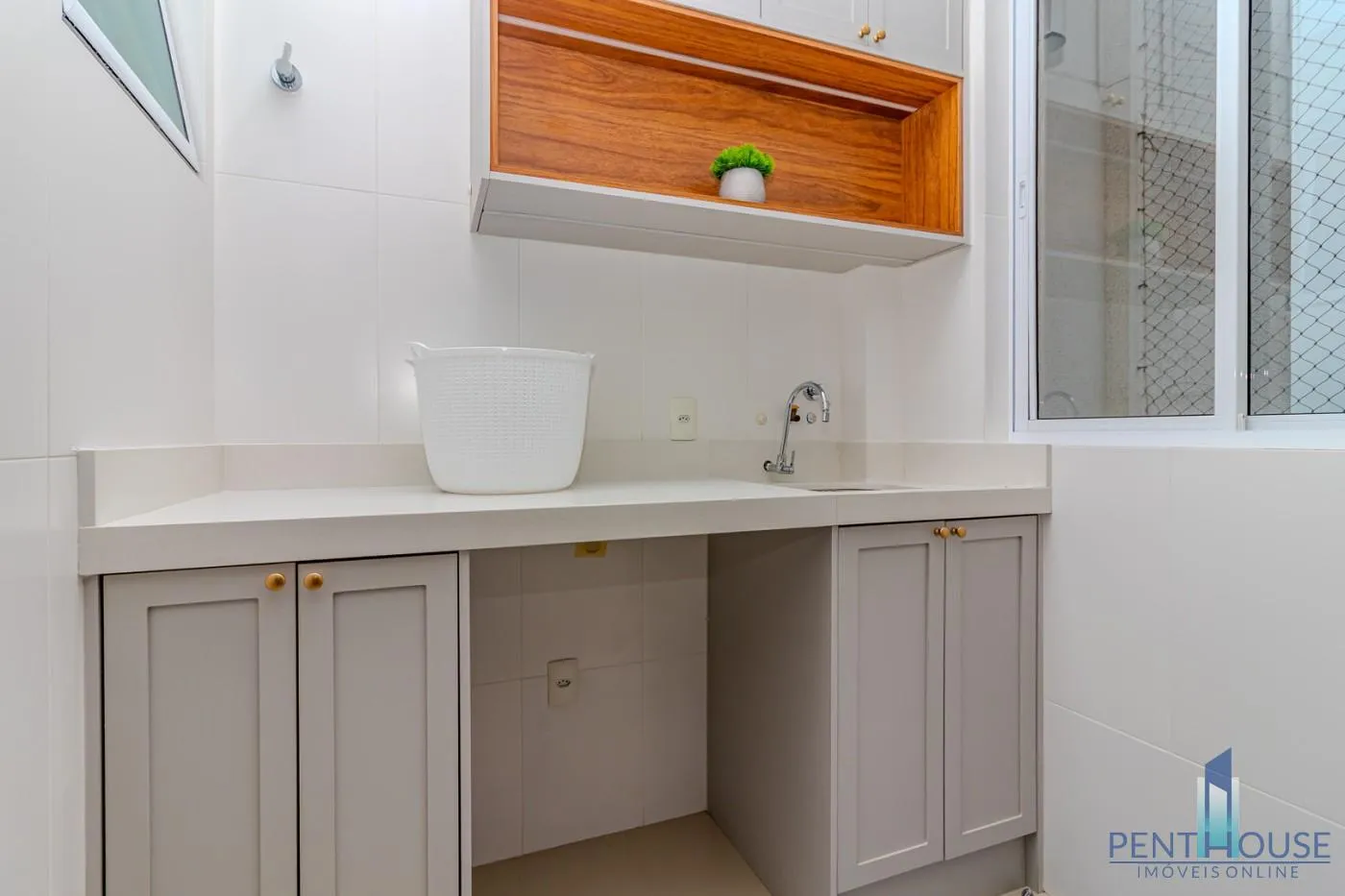 Imagem Apartamento Zona Central para Venda em Balneário Camboriú, CENTRO, 3 dormitórios, 3 suítes, 3 banheiros, 2 vagas