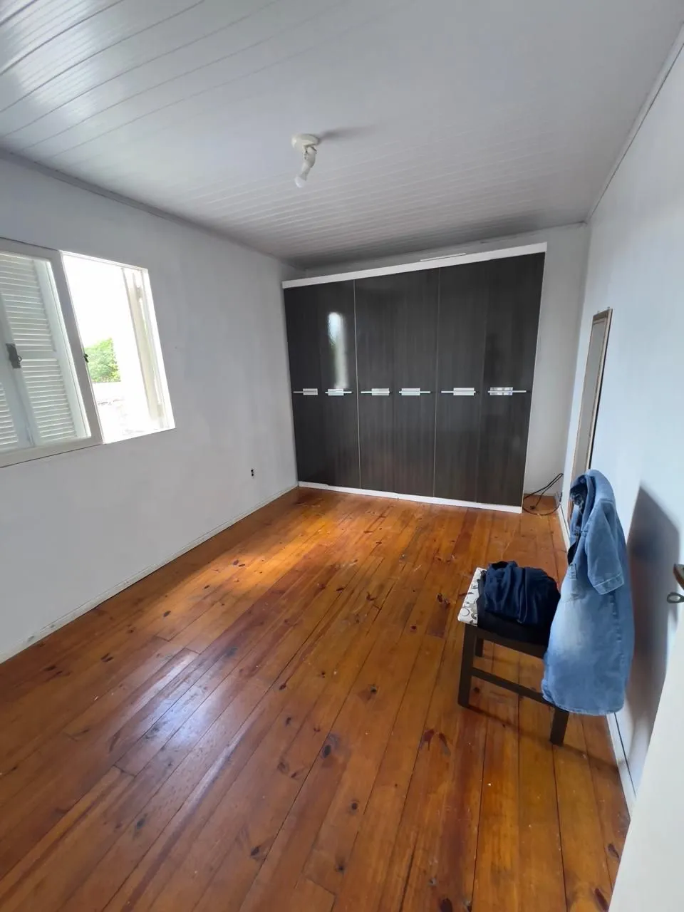 Imagem Ampla casa no Bairro Restinga 4 Dormitórios sendo um suíte