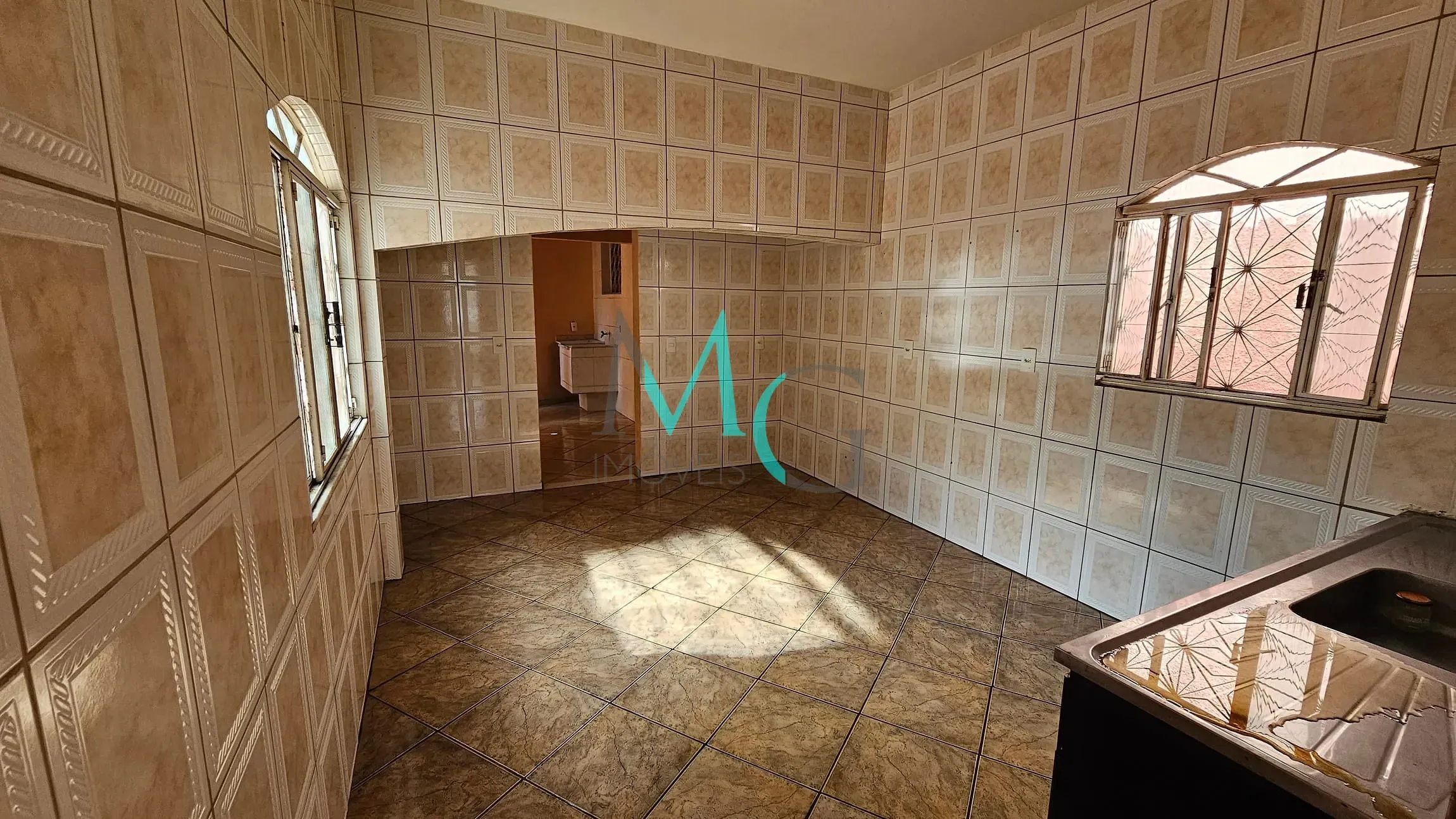 Imagem Sobrado para Locação 2 Quartos, por R$ 1500 + taxas, 80M², Campo Grande, Rio de Janeiro - RJ
