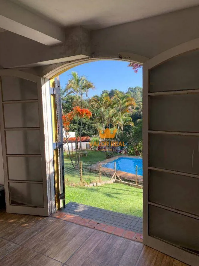 Foto do imóvel Chácara dos Sonhos no Condomínio Recanto dos Palmares. AT 2.500 m2 e AC 250 m2. 3 Suites, 7 vagas. R$ 1.1 milhão