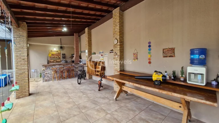 Imagem Você busca um imóvel que une conforto, espaço e potencial de investimento, essa casa no bairro Santo Antônio é a escolha ideal.