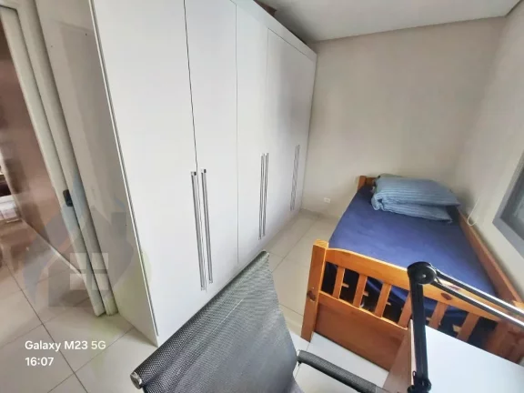 Imagem Apartamento Lindo, Reformado, 2 dorms, 1 banheiro, 1 vaga coberta