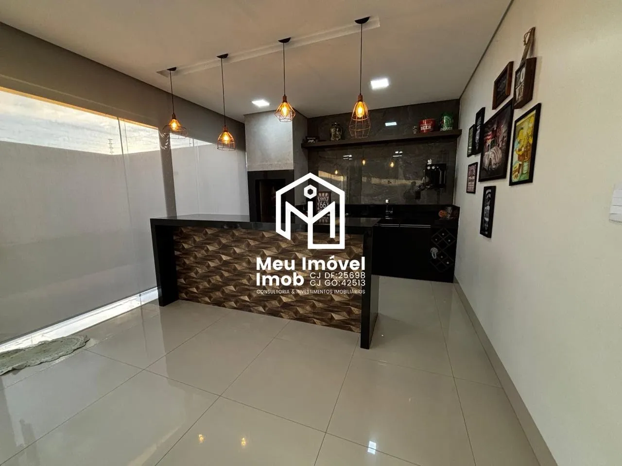 Imagem Casa 3 Quartos 2 Suítes 4 Vagas 256m² Luziânia/GO