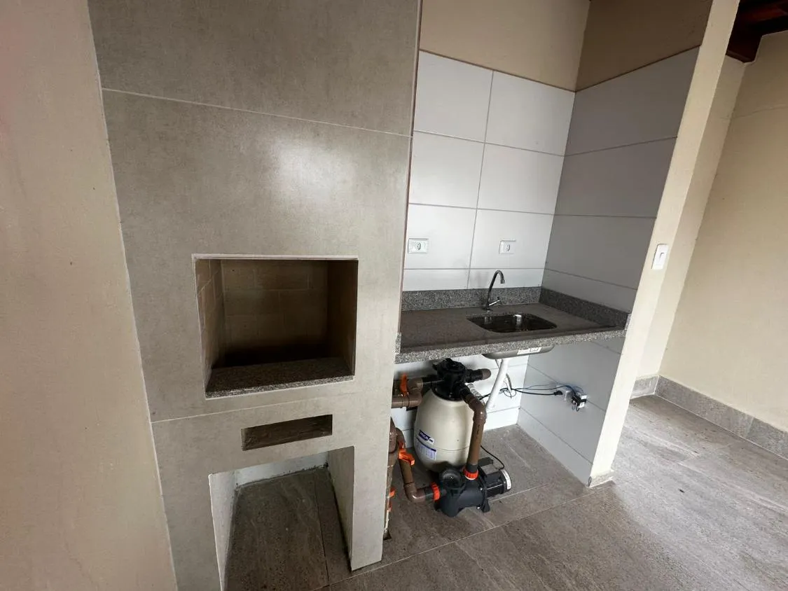 Imagem CASA NOVA COM PISCINA, 02 DORMITÓRIOS E DISPONÍVEL PARA VENDA E LOCAÇÃO LADO PISTA NA VILA ATLÂNTICA EM MONGAGUÁ