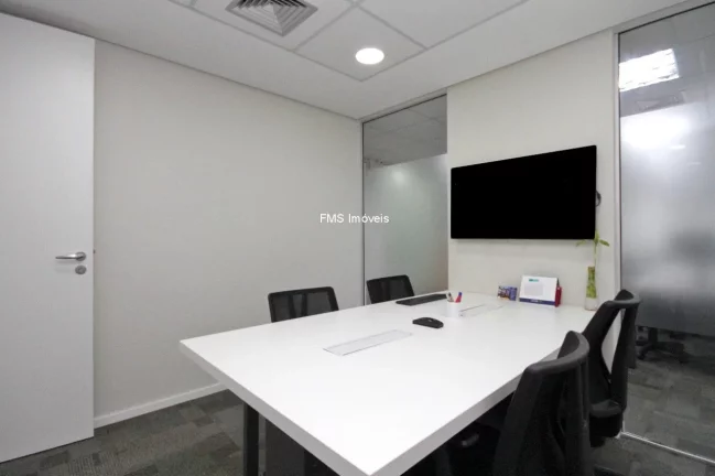 Imagem Conjunto comercial com 220m2 mobiliado na Vila Olímpia.