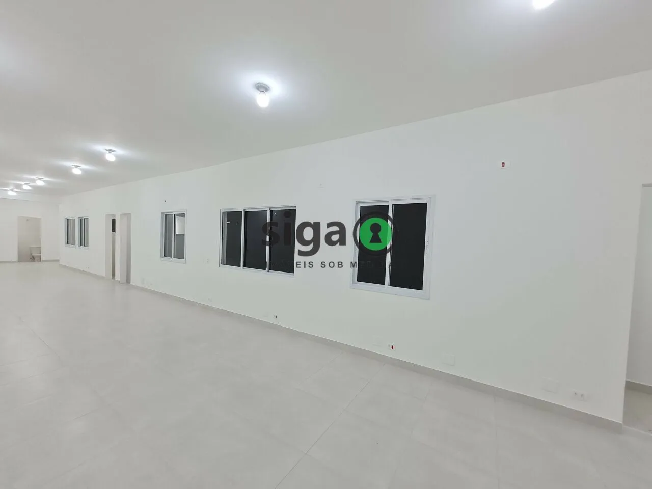 Foto do imóvel Casa assobradada para Locação Comercial no Brooklin com 200m², 8 salas, 8 banheiros e 2 vagas