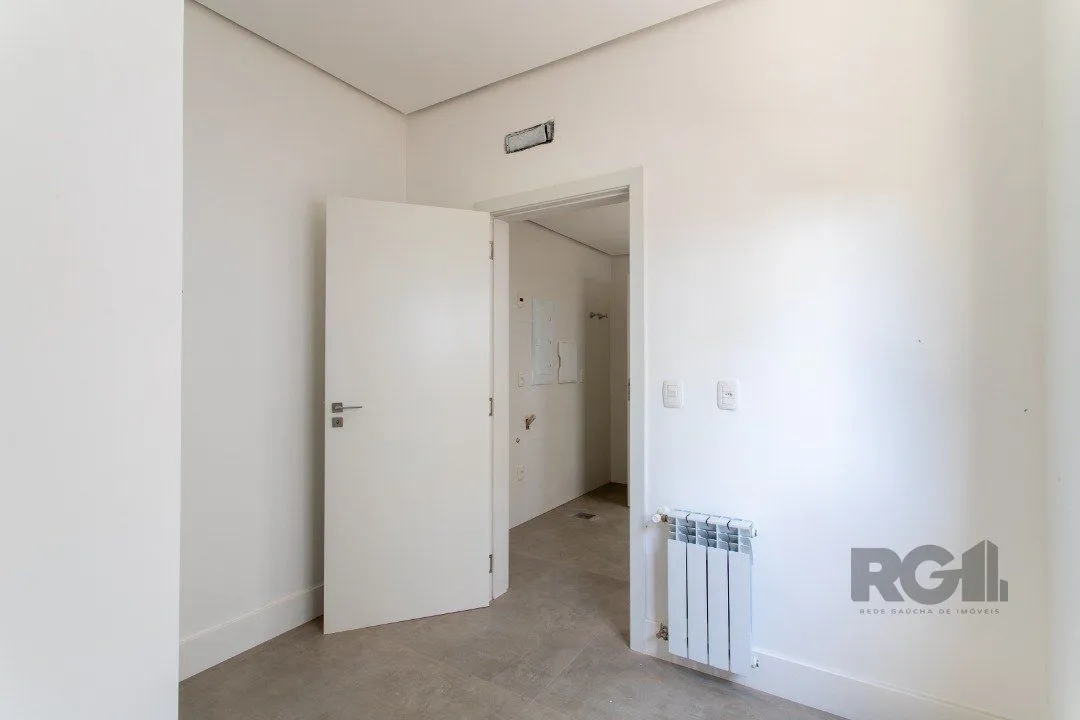 Imagem A Casa Le Mans, uma residência térrea de esquina com 389,48m2 de área coberta