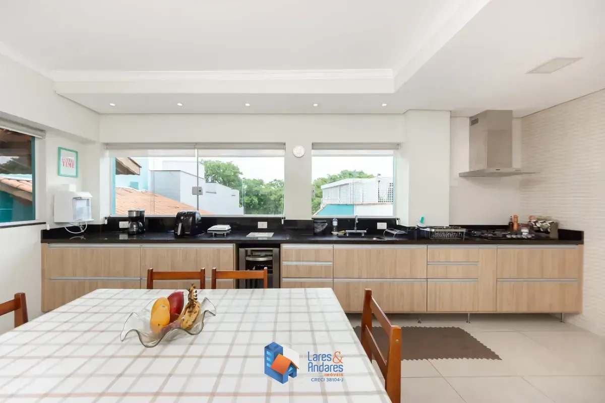 Imagem Casa para venda em Água Fria com 3 quartos, sendo 2 suítes, 219m²