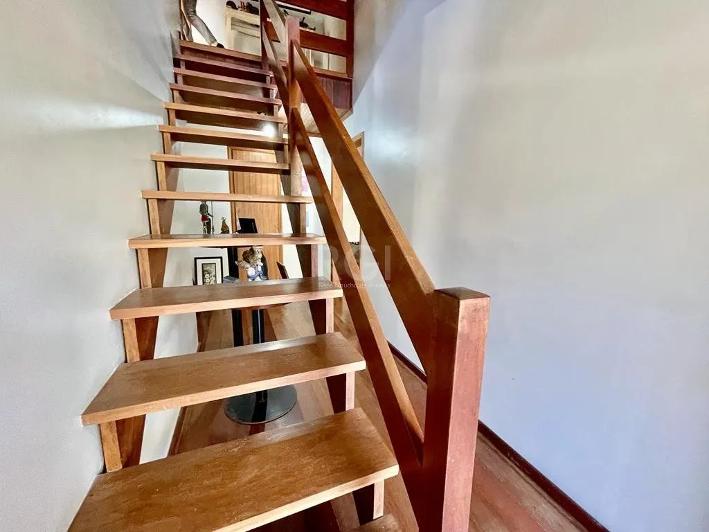 Imagem Casa para Venda - 187.9m², 4 dormitórios, 1 suite, 2 vagas - Pedra Redonda, Poa
