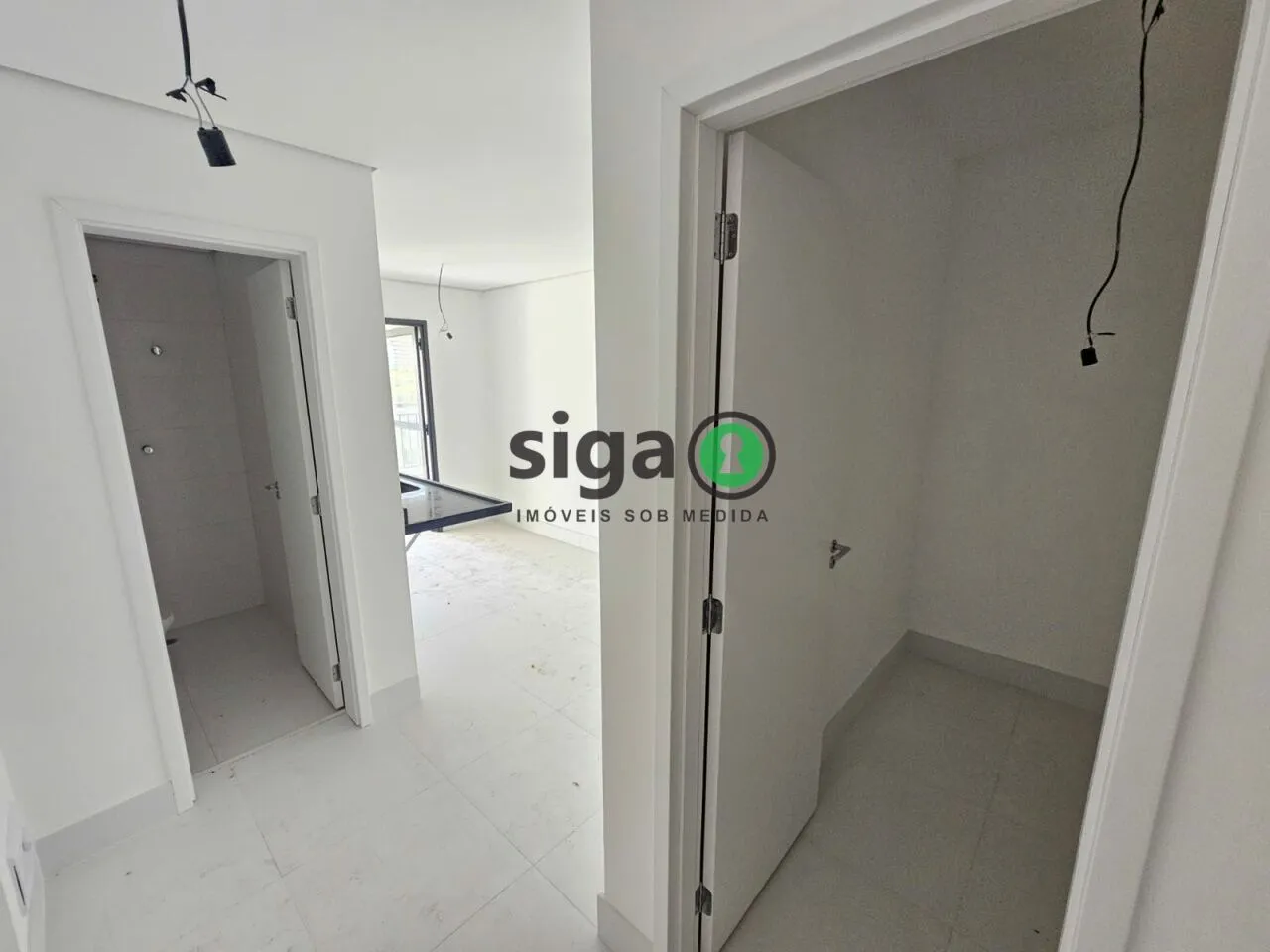 Imagem Apartamento à venda no Campo Belo, 130m², 3 suítes, varanda gourmet, 2 vagas