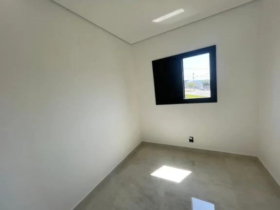 Imagem Casa com Piscina e Terraço no Condomínio Nova Jaguari