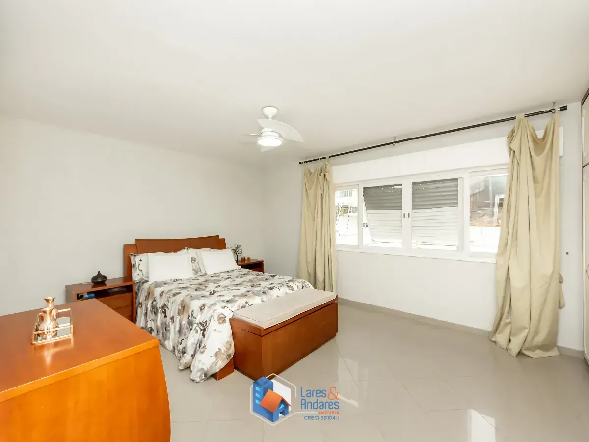 Imagem Sobrado para venda em Jardim Franca com 5 quartos, sendo 3 suítes, 439m²