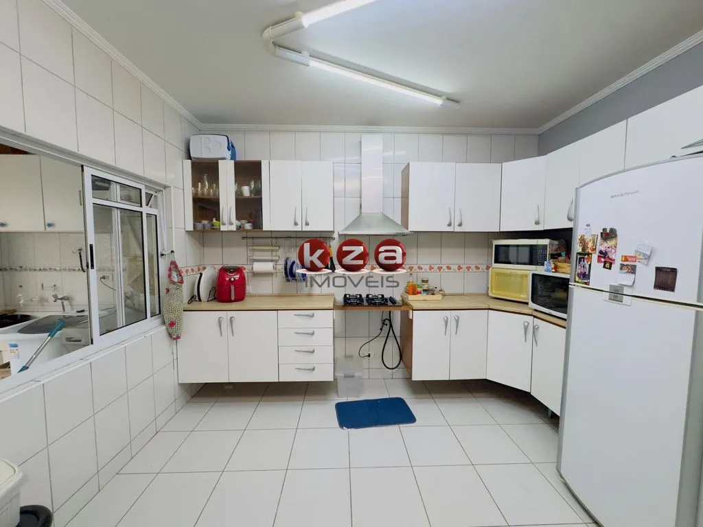 Imagem Casa venda em Valinhos-SP, Condomínio Residencial Itamambuca - 4 quartos, 1 suíte, 2 salas, 3 banheiros, 200,00 m² e Spa. Confira!