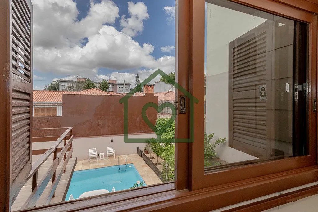 Imagem CASA DE 360m², COM 2 ANDARES, PISCINA, AMPLO ESPAÇO EXTERNO, VARANDA GOURMET, 3 DORMITÓRIOS, 4 BA...