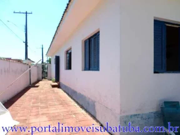 Imagem AT: 480m2 - AC: Aprox: 200 m2 - Esquina - 600 mts da Praia.