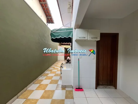 Imagem Sobrado com 03 dormitórios em excelente localização