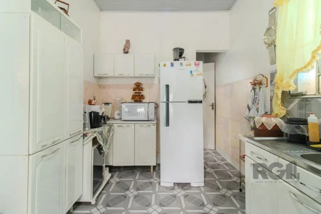 Imagem Casa para Venda - 251m², 5 dormitórios, 3 vagas - Nonoai