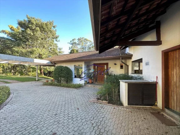 Imagem Casa Térrea com Gourmet, Hóspede, Cocheira, Ateliê e Caseiro.