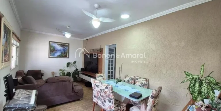 Imagem Localizada na vibrante cidade de Campinas, esta espaçosa casa é uma excelente opção para quem bu...