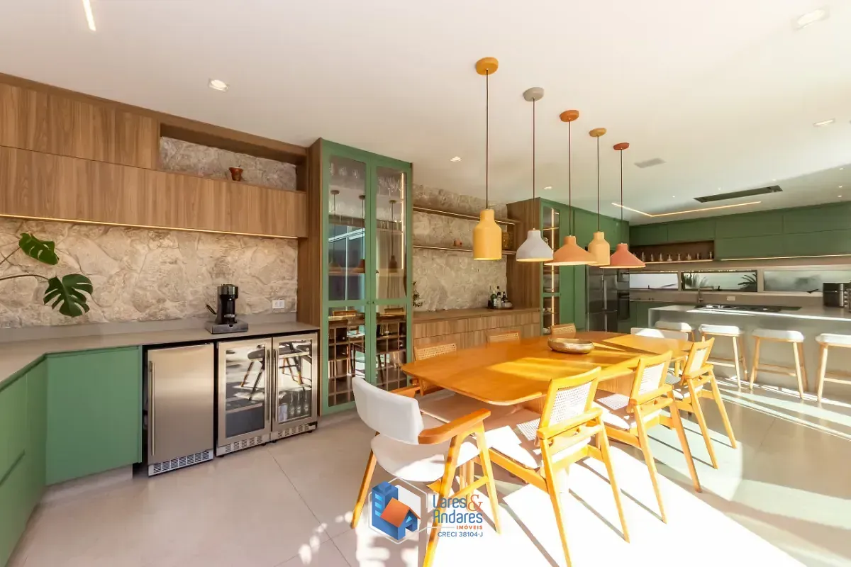 Imagem Casa no condomínio CONDOMINIO LAZULI para venda com 3 quartos, sendo 3 suítes, 404m²