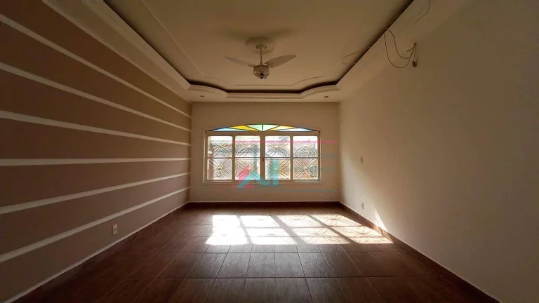 Imagem Casa com 3 dormitórios à venda - Centro - Cachoeira Paulista/SP