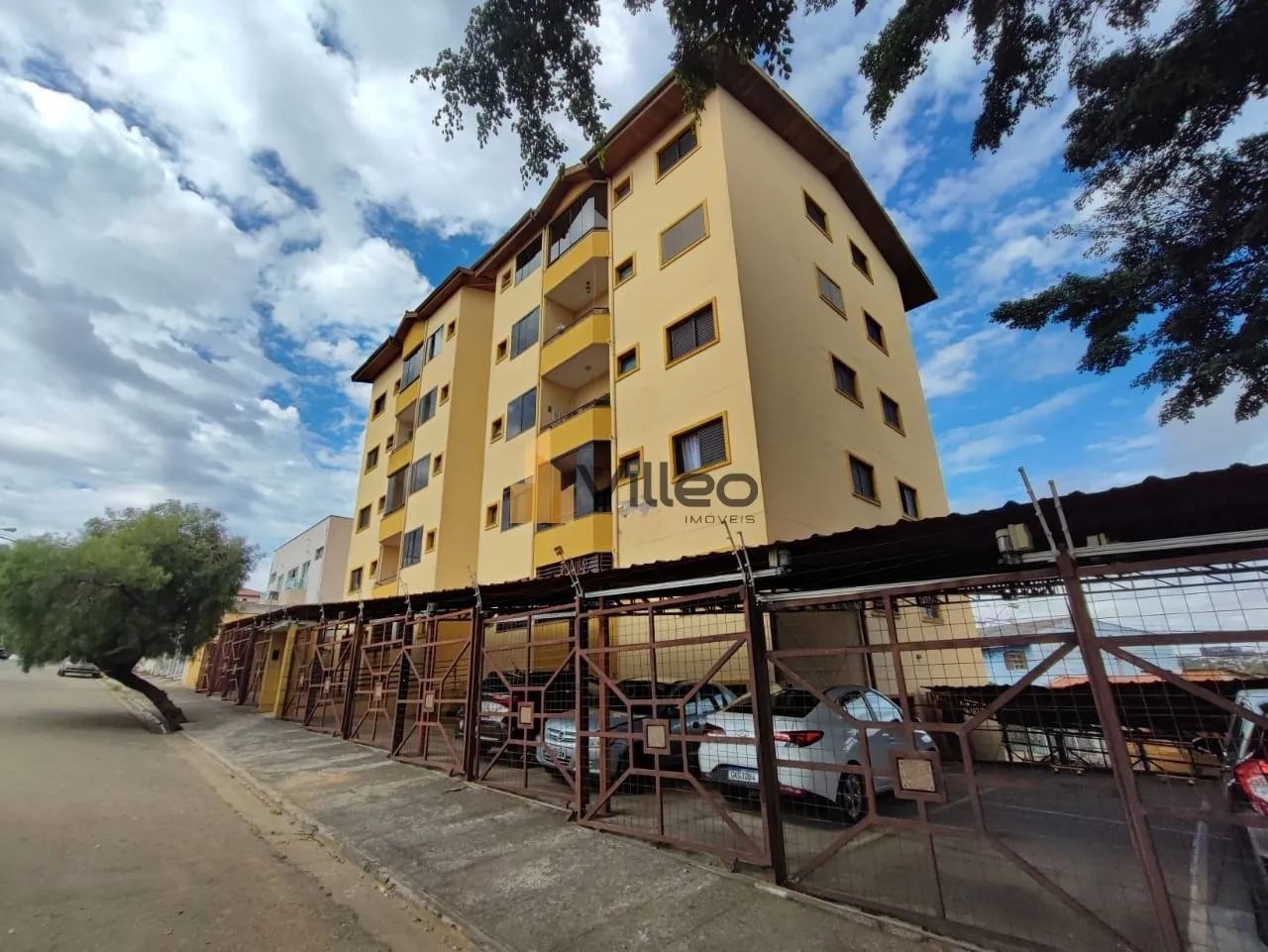 Imagem Apartamento com 2 Dormitórios e 2 Vagas no bairro Cidade Jardim
Sorocaba - SP

Características

- ...