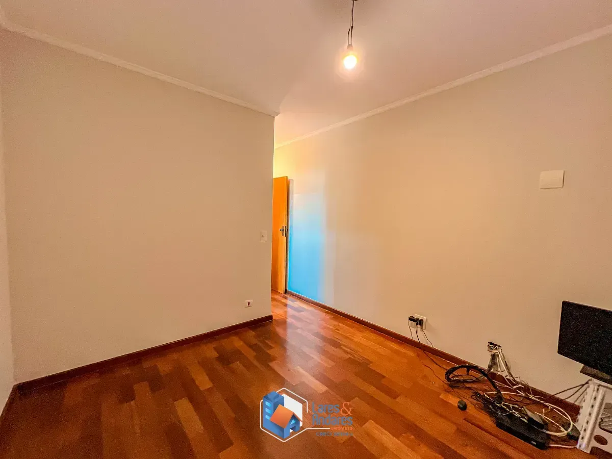 Imagem Sobrado para venda em Jardim Paraíso com 4 quartos, sendo 1 suíte, 218m²