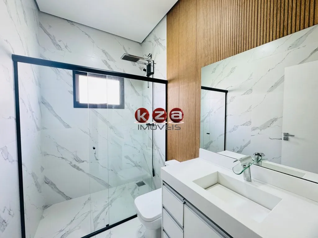 Imagem Casa de luxo a venda no Condomínio Portal do Jequitibá em Valinhos-SP: 3 quartos, 3 suítes, 2 salas, 4 banheiros, 2 vagas, 157m².