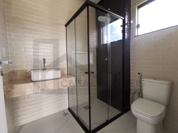Imagem CASAL IMÓVEIS VENDE CASA NO CONDOMÍNIO JARDINS DO LAGO 4 SUÍTES PISCINA ADULTO E INFANTIL PRIVATIVA E SISTEMA FOTOVOLTAICA