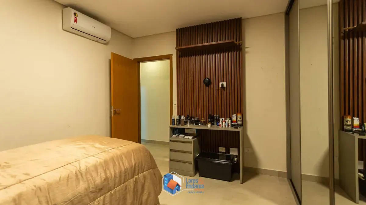 Imagem Sobrado para venda e locação em Chácara Inglesa com 3 quartos, sendo 1 suíte, 185m²