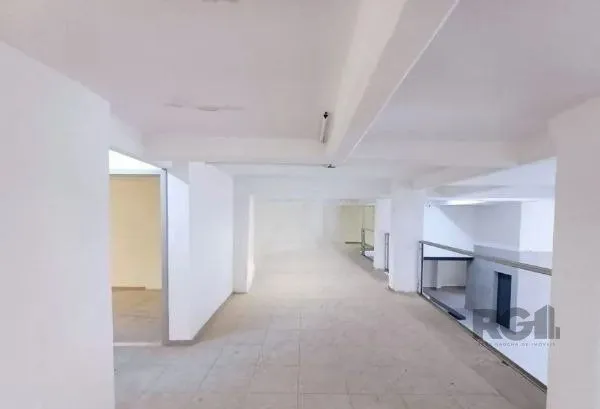 Imagem Libertas imobiliária aluga loja na Av. Assis Brasil com 530m²-Passo D`areia