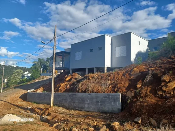 Imagem Casa para Venda em Concórdia, Jardim Sul, 2 dormitórios, 1 suíte, 2 banheiros, 1 vaga