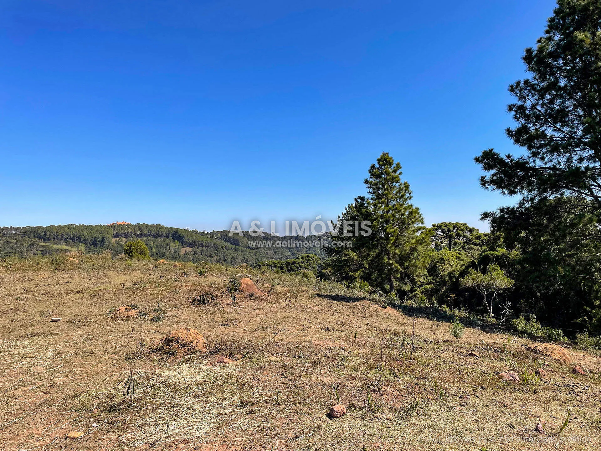 Imagem Terreno 5.268,00 m² à venda em Campos do Jordão | ZR3 | Alto da Boa Vista