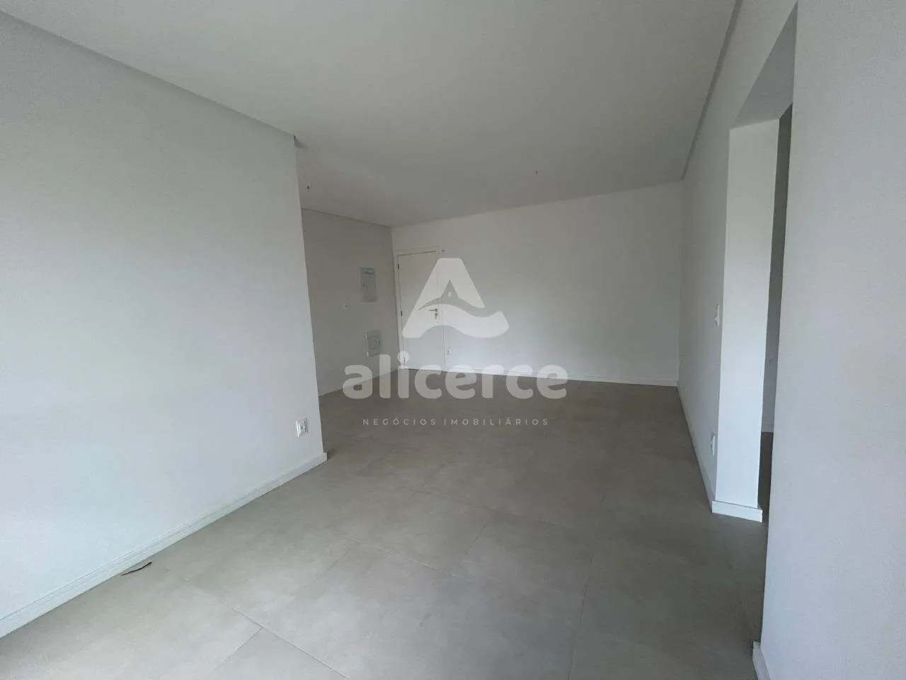 Imagem Apartamento Garden à venda com 3 quartos 1 suíte, 80m² em Capoeiras Florianópolis