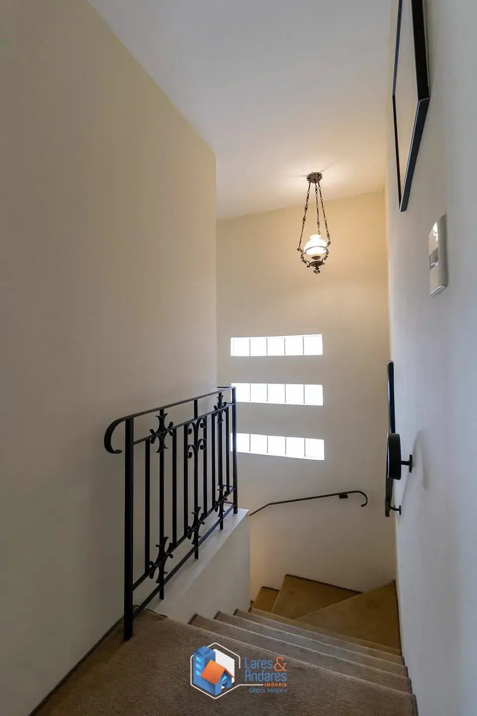 Imagem Sobrado para venda em Planalto Paulista com 4 quartos, sendo 1 suíte, 205m²