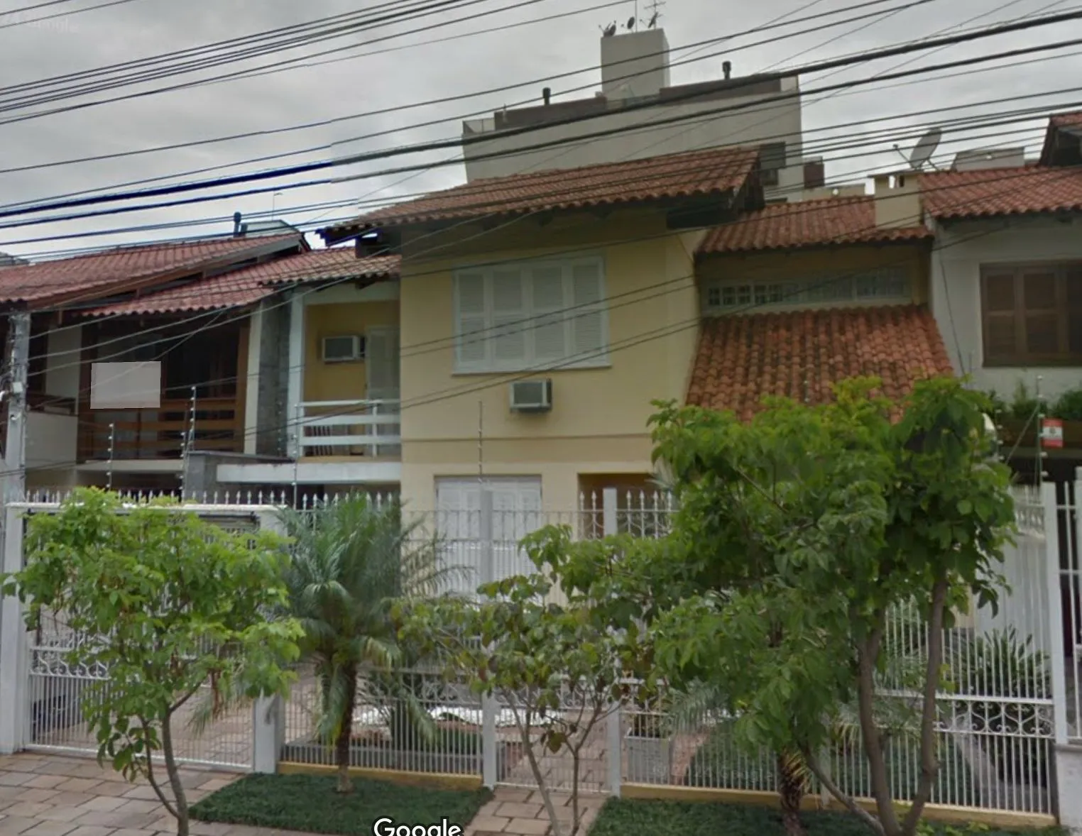 Imagem Casa a venda de 4 dormitórios com 325,40 m², no bairro Jardim Lindóia em Porto Alegre.