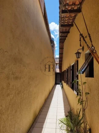 Venha conhecer a sua nova casa dos sonhos! Localizada em um bairro tranquilo e residencial, esta lin...