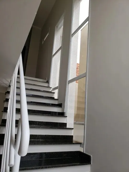 Imagem Casa em Condomínio à Venda em Sorocaba-SP, Bairro Horto Florestal: 3 Quartos, 1 Suíte, 1 Sala, 4 Banheiros, 2 Vagas, 164m².
