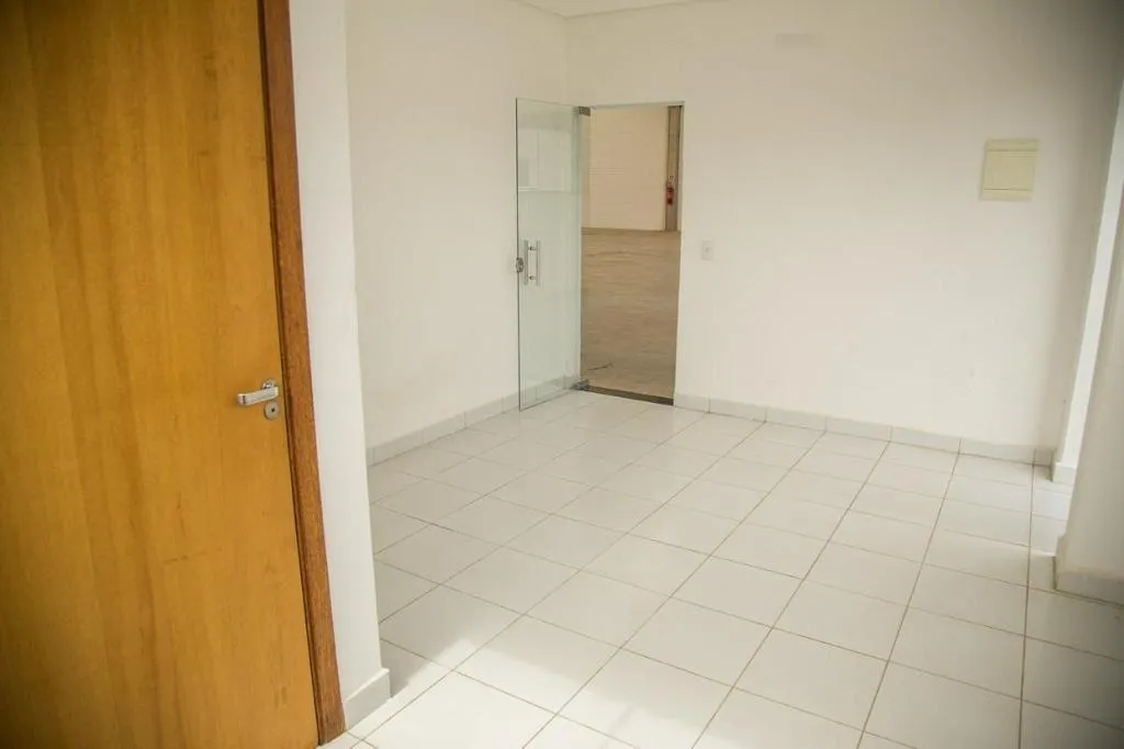 Imagem Galpão Comercial e Industrial 500m² em Condomínio para alugar em Sorocaba na Rodovia Raposo Tavares, Km 102