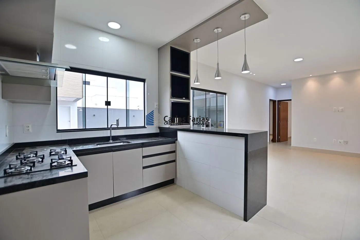 Imagem Casa em Condomínio para Venda em Brasília, Setor Habitacional Jardim Botânico, 2 dormitórios, 1 suíte, 3 banheiros, 4 vagas