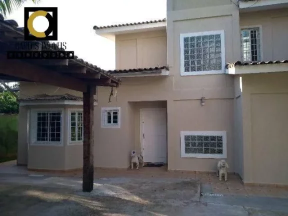 Imagem Casa com 4 quartos, 260 m², à venda por R$ 1.5990,00