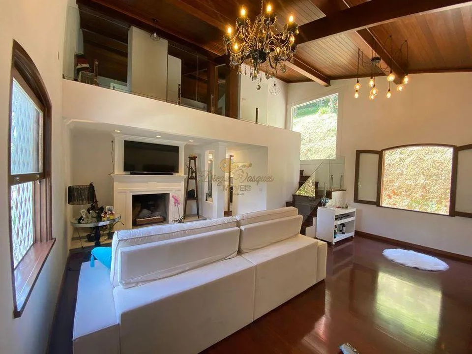 Imagem Casa para Venda em Teresópolis / RJ no bairro Albuquerque
