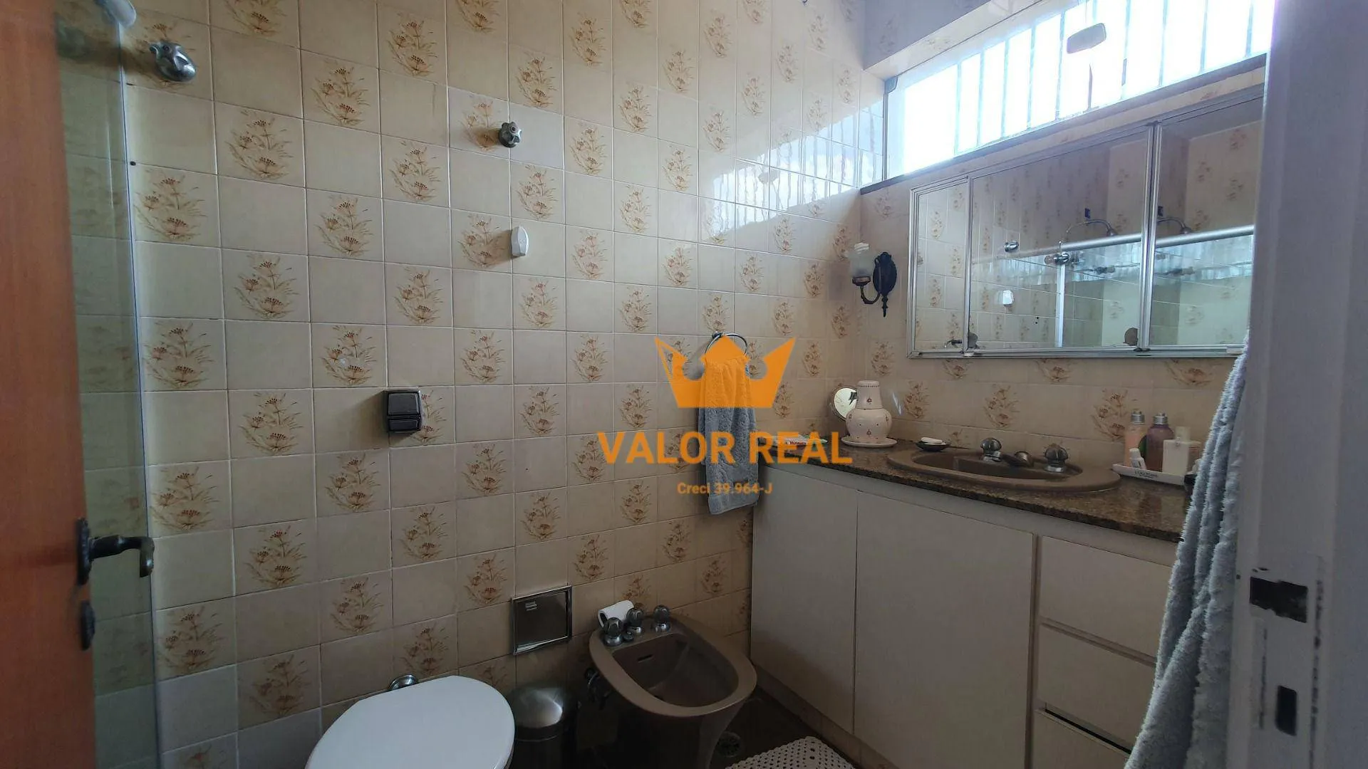 Imagem Casa Pque Colégio, Perfil Comercial, 265 m2 - 4 dorm. 5 vagas, 1.3 Milhões. Aceita permuta e financiamento