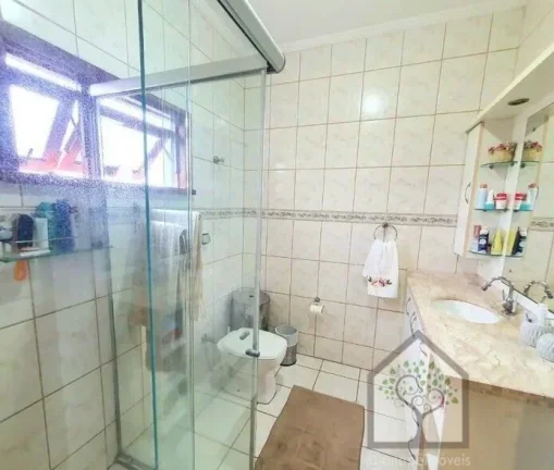Imagem Excelente Casa com 370 m² no Carianos