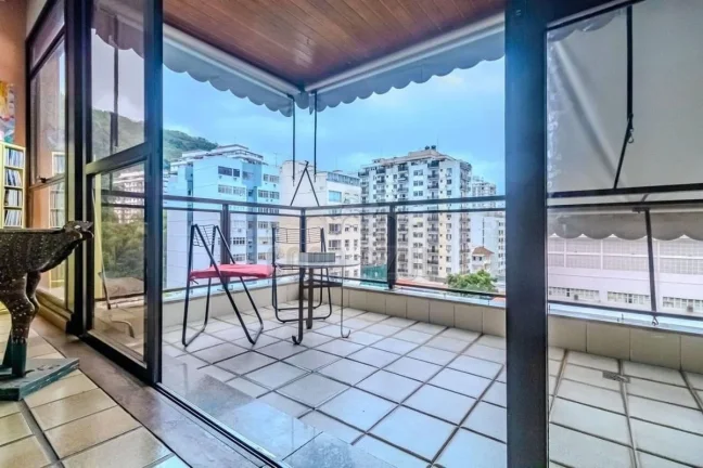Botafogo – Rua das Palmeiras | Residencial › Apartamento 3 quarto(s) à Venda