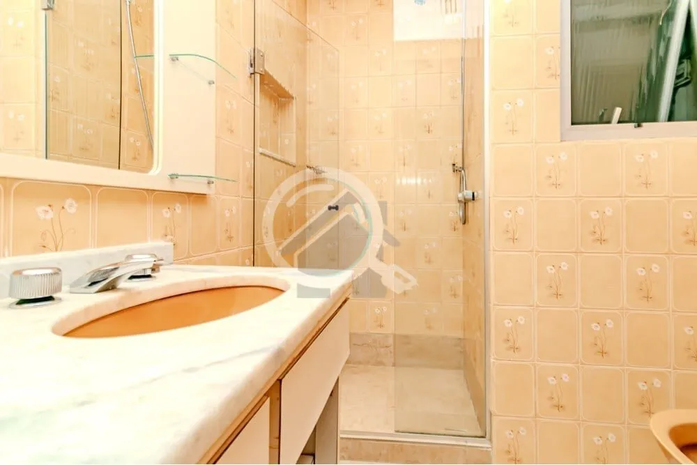 Imagem Este apartamento de 3 dormitórios, com 102m², localizado na Rua Doutor Vale, oferece um estilo de ...