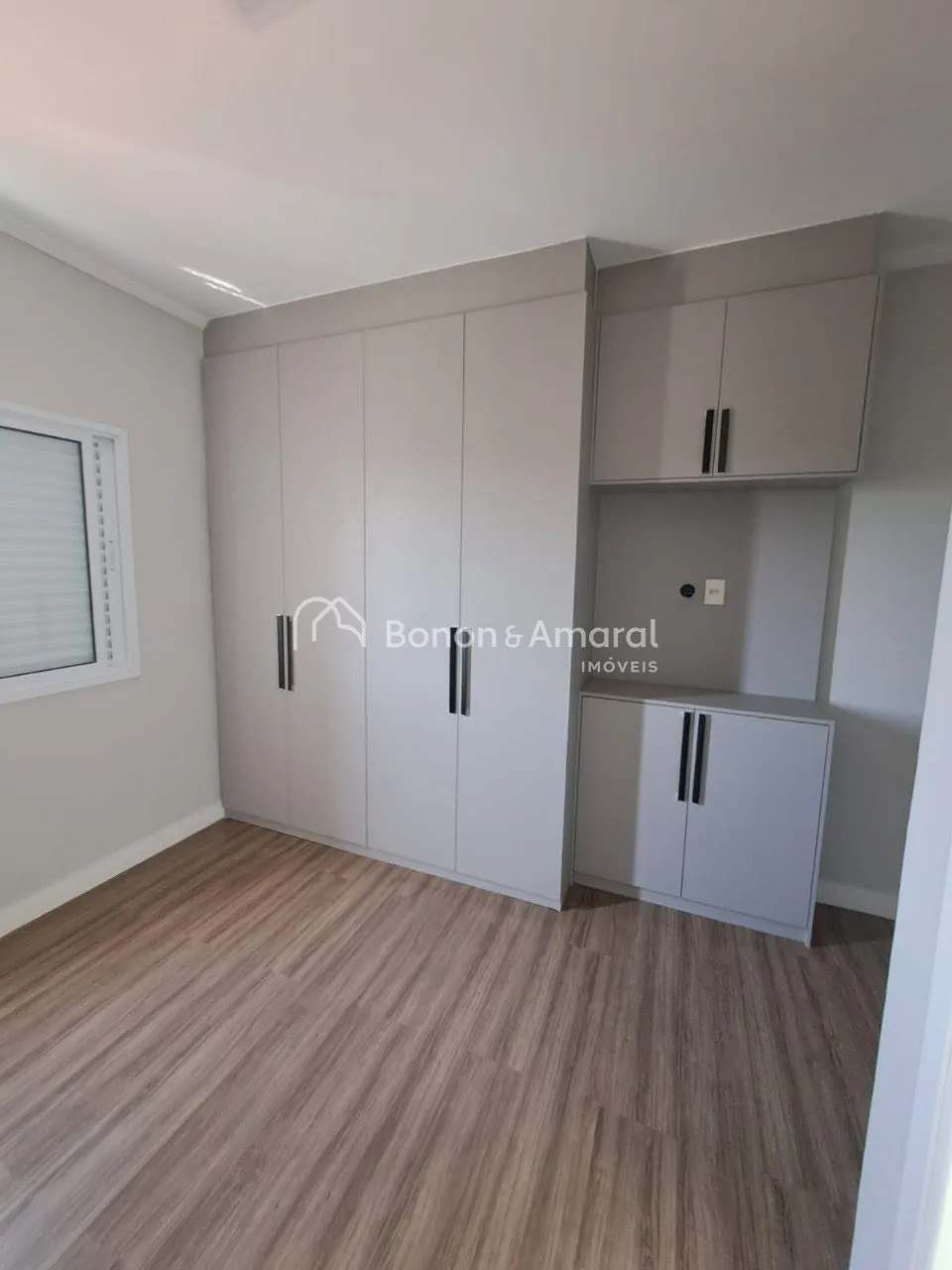 Imagem Cobertura à venda com 4 dormitórios, 2 suítes, e 2 vagas de garagem, 217 m² no Taquaral